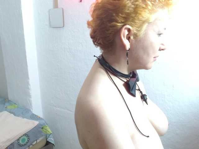sharon-mom live cam on BongaCams