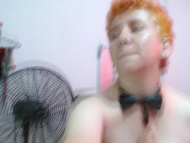 sharon-mom live cam on BongaCams