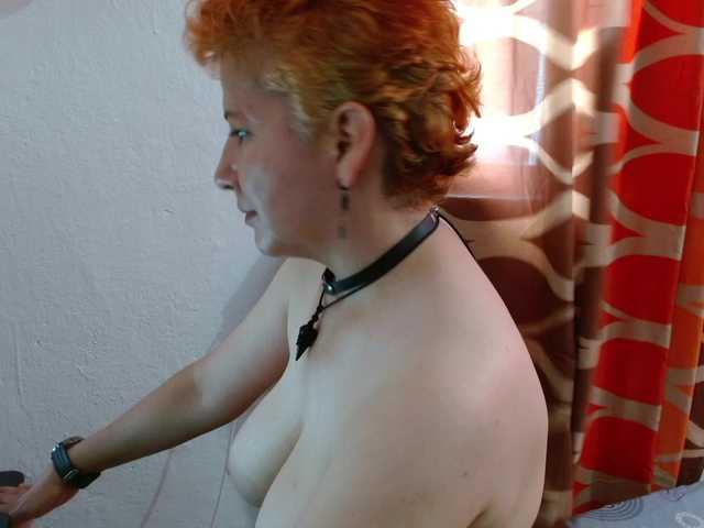 sharon-mom live cam on BongaCams