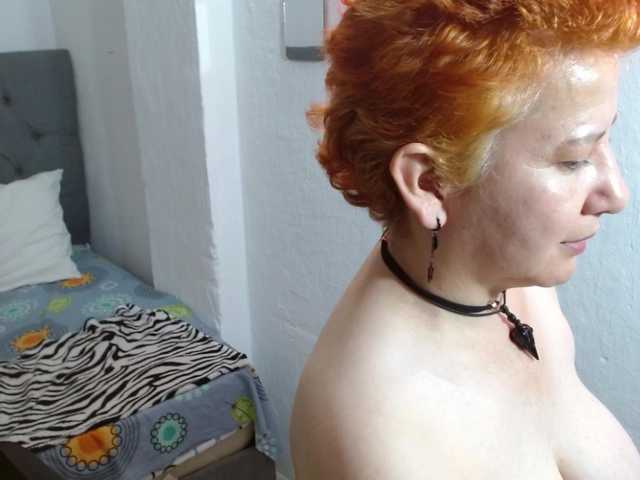 sharon-mom live cam on BongaCams