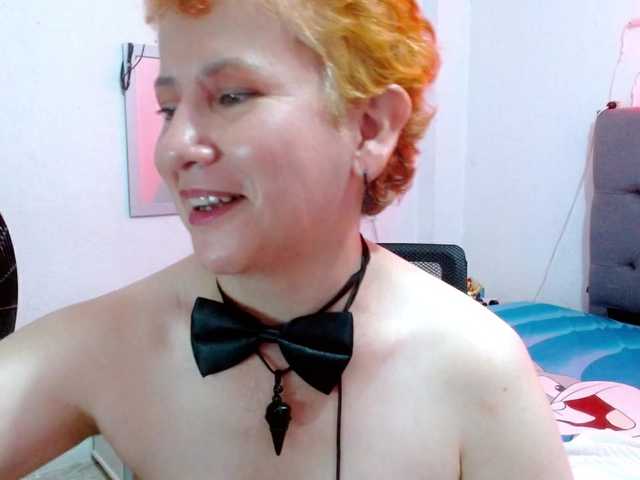 sharon-mom live cam on BongaCams