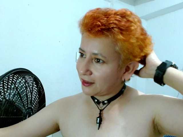 sharon-mom live cam on BongaCams
