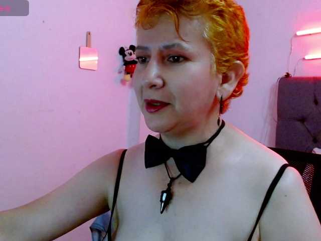 sharon-mom live cam on BongaCams