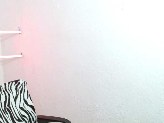 sharon-mom live cam on BongaCams