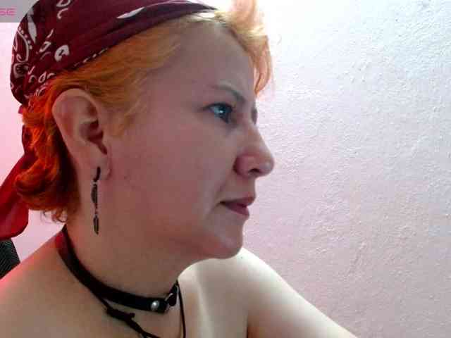 sharon-mom Live Webcam on BongaCams