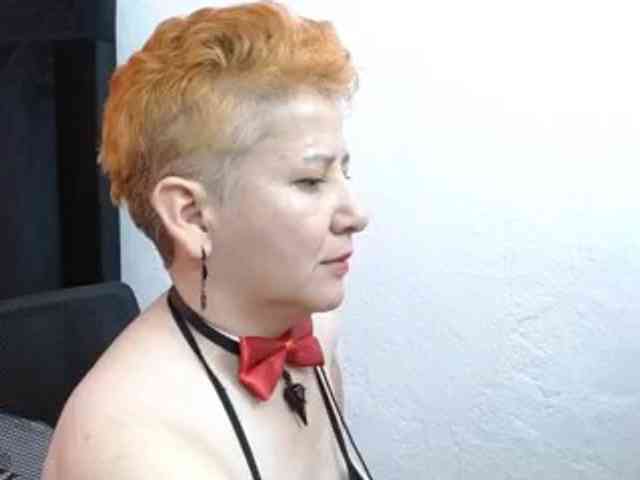 Model: sharon-mom