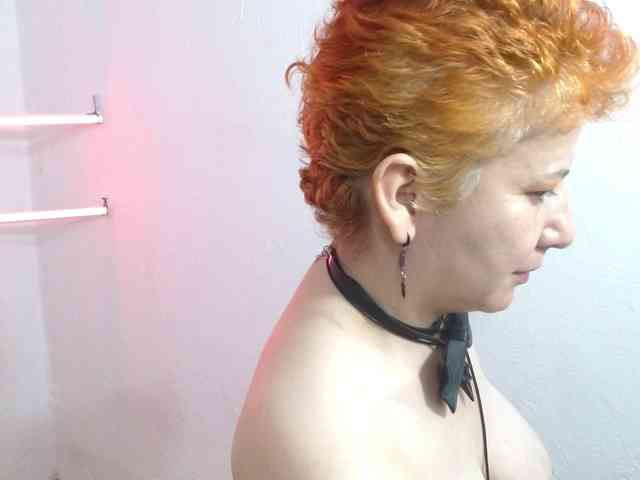 Sharon-mom's cam show statistics and live stream