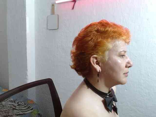 sharon-mom Live Webcam on BongaCams