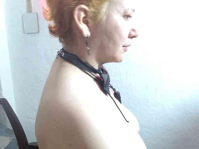 Model: sharon-mom
