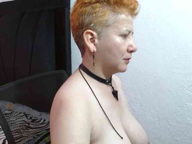 Model: sharon-mom