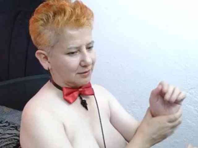 Model: sharon-mom