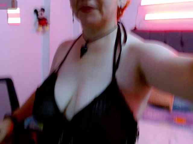 sharon-mom Live Webcam on BongaCams