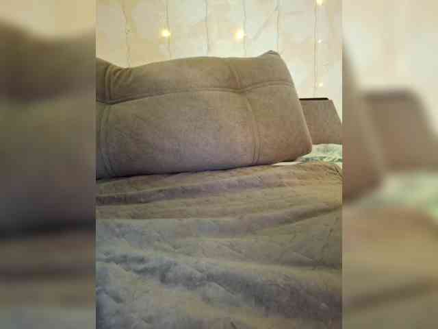-Alena-a webcam