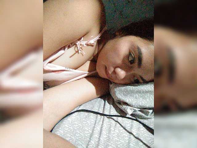 hornylittleprincess69 live webcam show