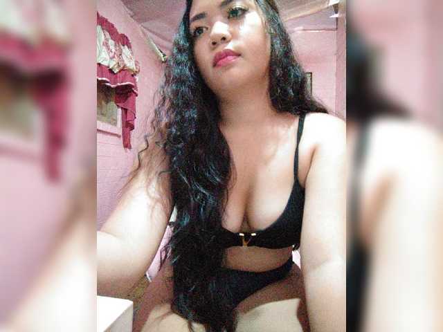 hornylittleprincess69 live cam preview