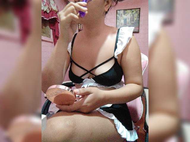 hornylittleprincess69 live webcam show
