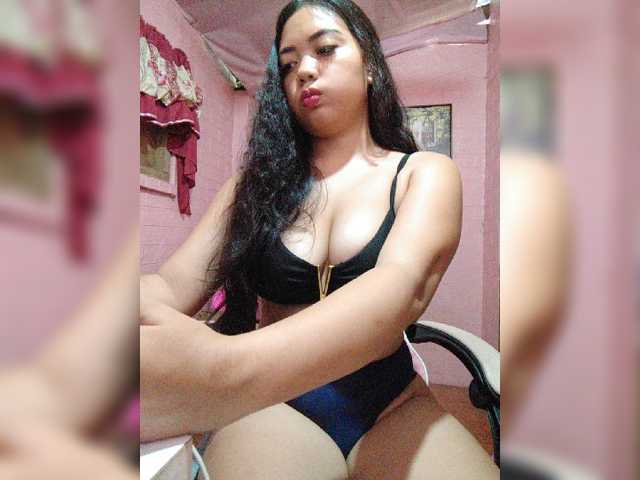 hornylittleprincess69 live cam preview