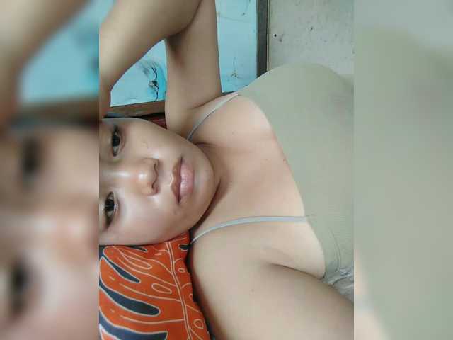 hornylittleprincess69 live webcam show