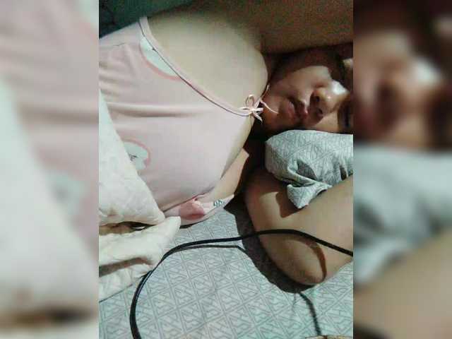 hornylittleprincess69 live webcam show