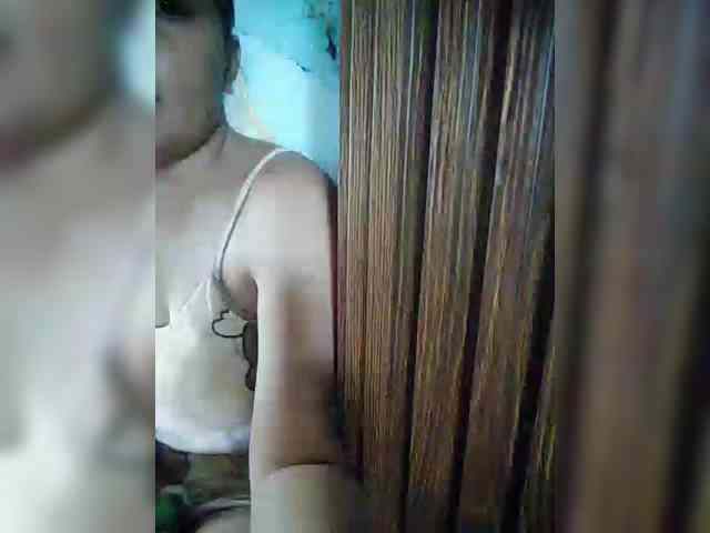 Model: hornylittleprincess69