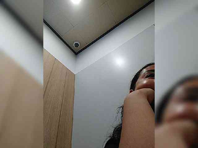 hornylittleprincess69 webcam