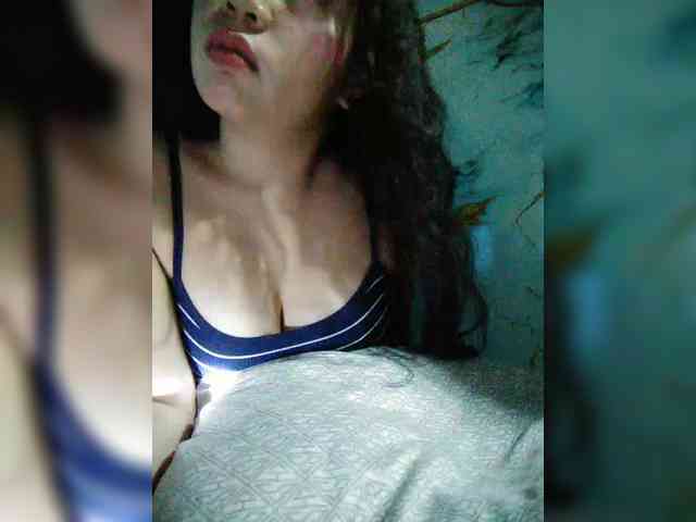 Model: hornylittleprincess69