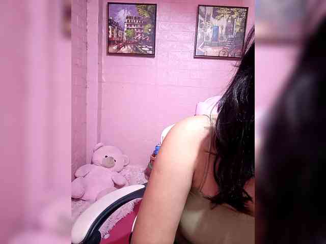 Model: hornylittleprincess69
