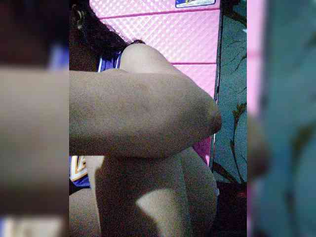 hornylittleprincess69 webcam