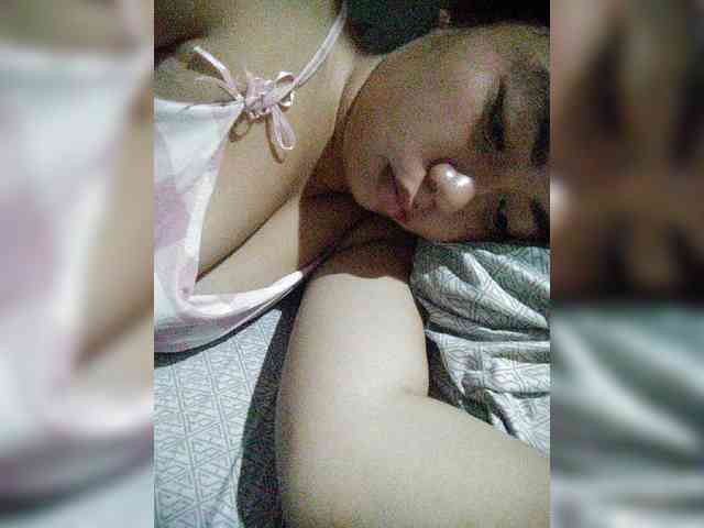 Hornylittleprincess69's cam show statistics and live stream