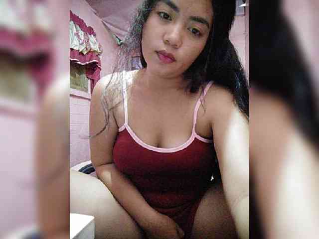 Model: hornylittleprincess69