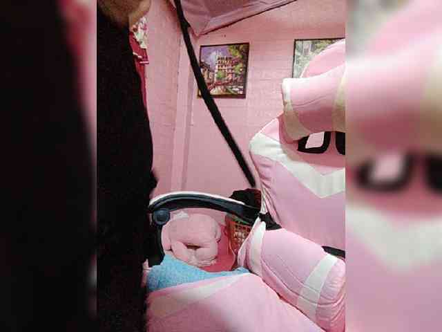 hornylittleprincess69 webcam