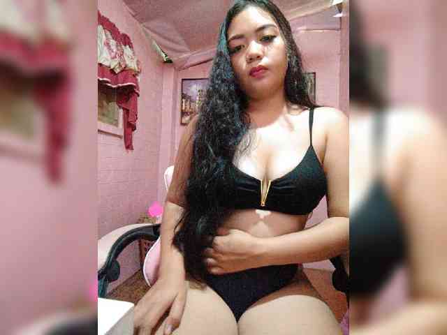 hornylittleprincess69