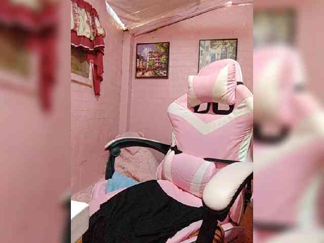 hornylittleprincess69 webcam