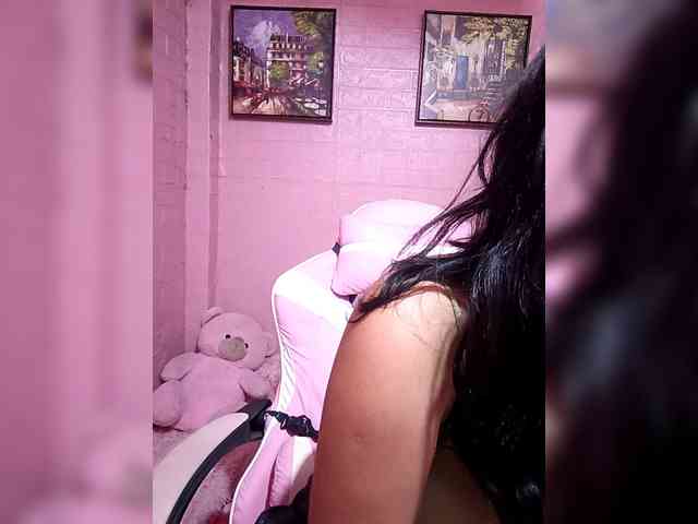 Model: hornylittleprincess69