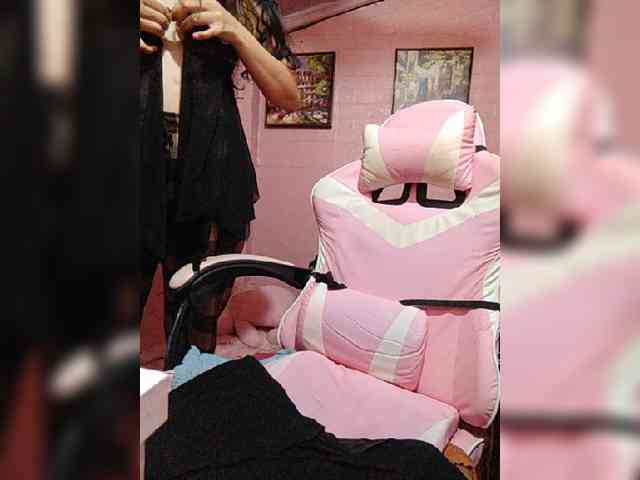 hornylittleprincess69 webcam