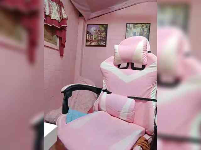 hornylittleprincess69 webcam