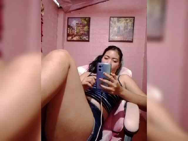 hornylittleprincess69 webcam