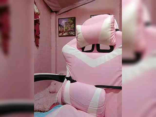 hornylittleprincess69