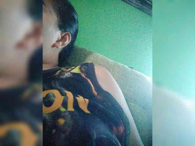 Model: hornylittleprincess69