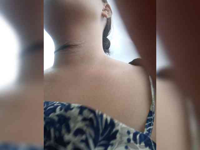 Modella: hornylittleprincess69