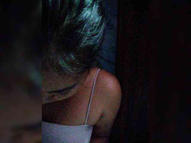 hornylittleprincess69