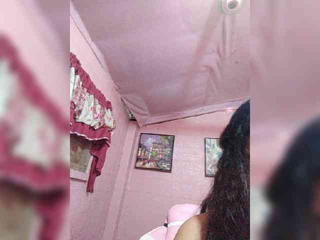 hornylittleprincess69 webcam