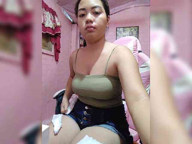 hornylittleprincess69 webcam