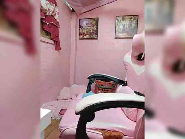 hornylittleprincess69 webcam