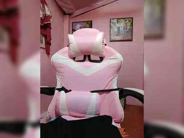 hornylittleprincess69