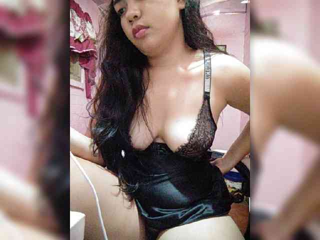 hornylittleprincess69 webcam