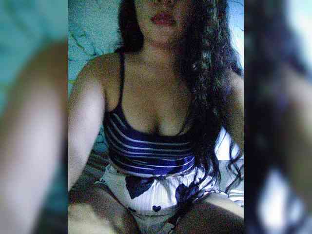 Model: hornylittleprincess69