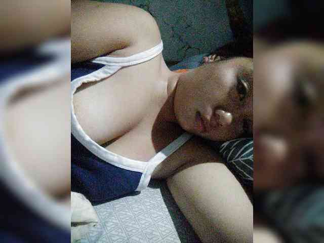 hornylittleprincess69's live room