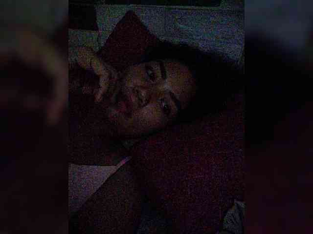 Model: hornylittleprincess69