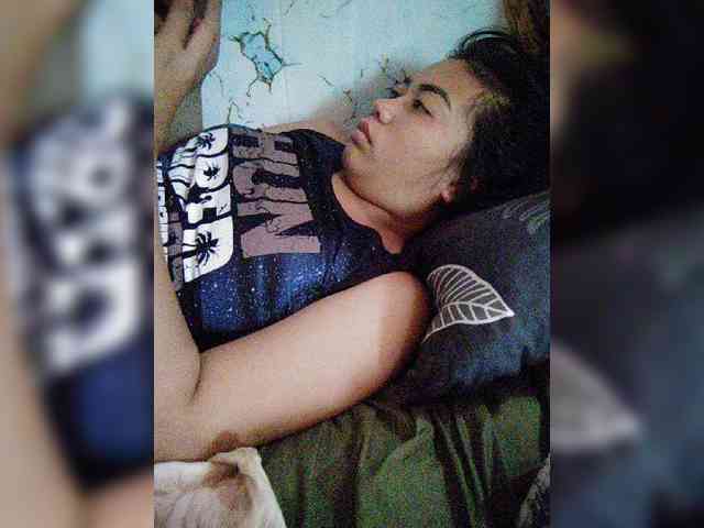 Model: hornylittleprincess69